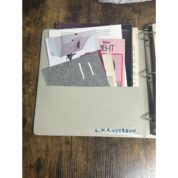 Viking Husqvarna Owners Handbook / 900 Series Binder Vintage 1982 80s - Picture 2 of 9